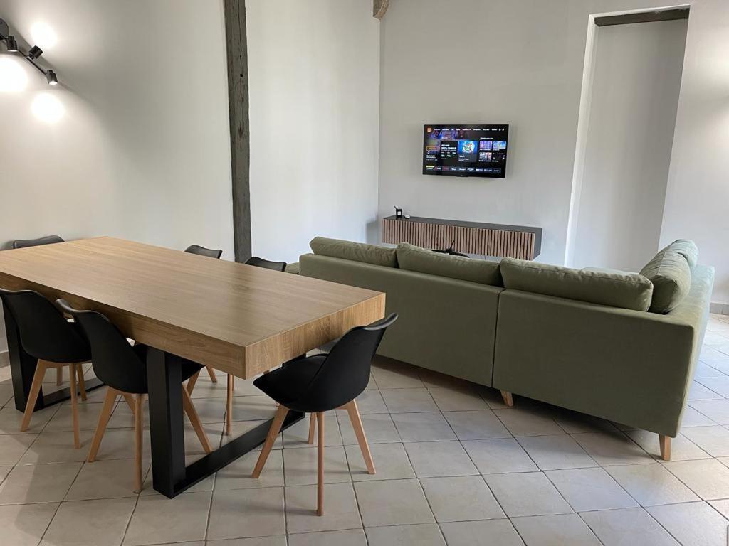 Atypique - Centre Historique - Appartement 2 Chambres บัวร์ ภายนอก รูปภาพ